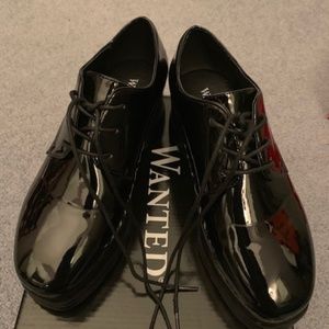 Wanted - Oxford-style lace-up platform shoes